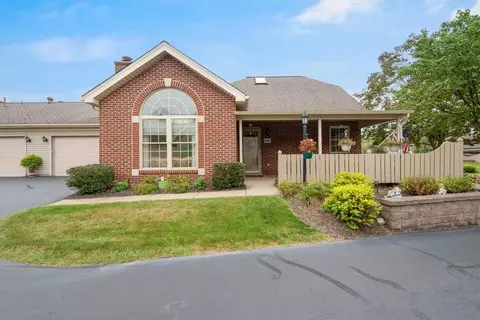 1560 Meerschaum Ln, Coraopolis, PA 15108