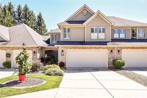 203 Hunt Club Dr, Greensburg, PA 15601