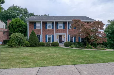 505 Arthur Dr, Moon Township, PA 15108