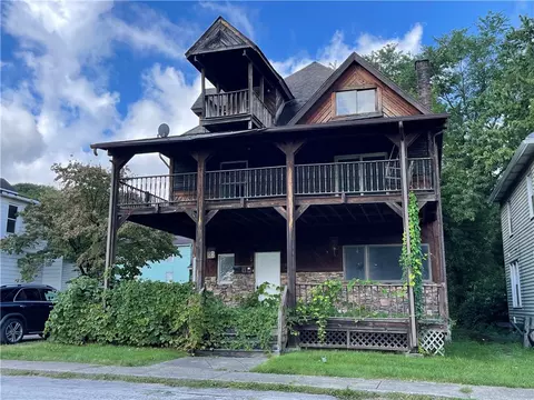5 N Greenwood Ave, New Castle, PA 16101