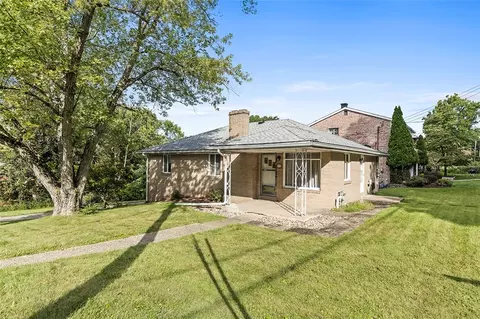 11 Glenbrook Dr, Pittsburgh, PA 15235