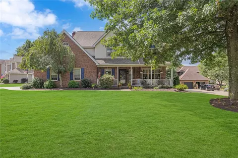221 Meadowbrook Dr, Cranberry Township, PA 16066