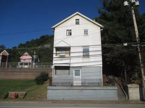965 Freeport Rd, Creighton, PA 15030