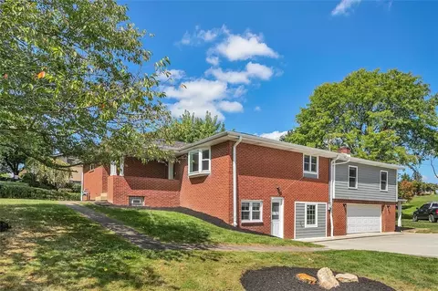 67 Green St, Houston, PA 15342