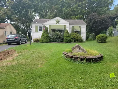 294 Smith Ave, Sharon, PA 16146