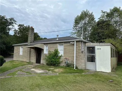 1814 Ridge Ave, Coraopolis, PA 15108