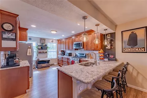 120 Lockheed Dr, Coraopolis, PA 15108 photo 6