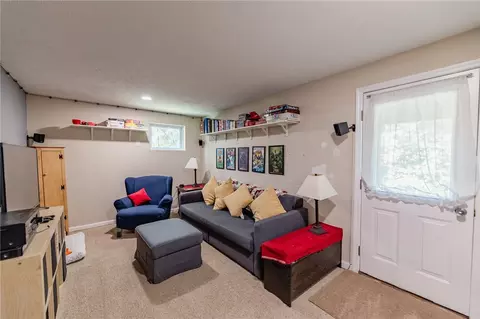 120 Lockheed Dr, Coraopolis, PA 15108 photo 24