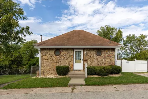 66 Mill St, Washington, PA 15301
