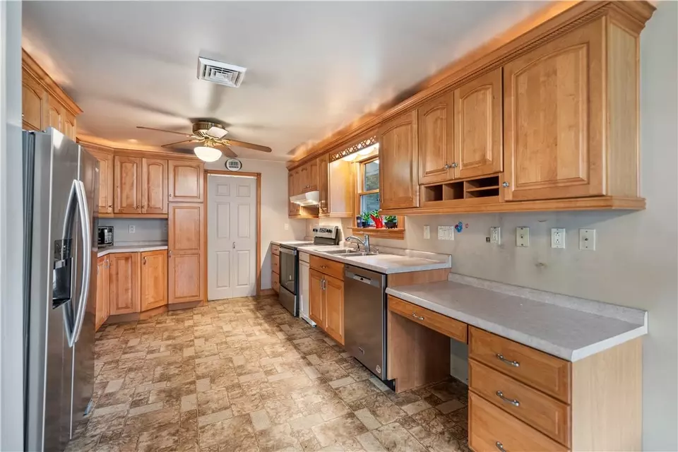  120 Edgewood Cir, Industry, PA 15052 photo 9