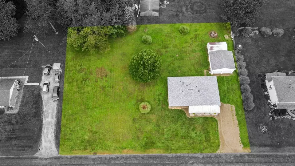  120 Edgewood Cir, Industry, PA 15052 photo 2