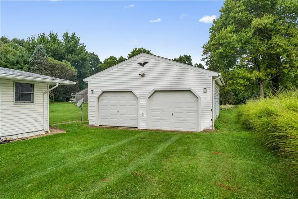  120 Edgewood Cir, Industry, PA 15052 photo 30