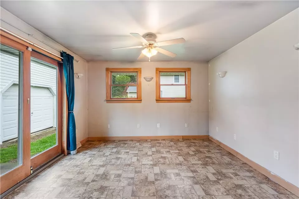  120 Edgewood Cir, Industry, PA 15052 photo 12
