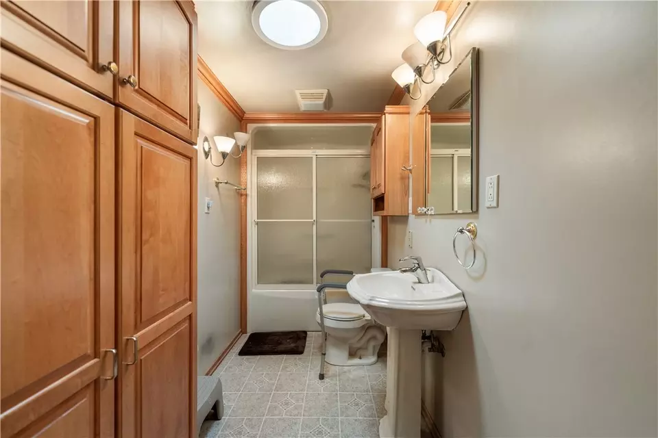  120 Edgewood Cir, Industry, PA 15052 photo 27