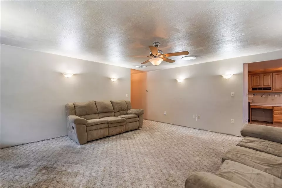  120 Edgewood Cir, Industry, PA 15052 photo 15