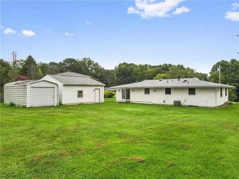  120 Edgewood Cir, Industry, PA 15052 photo 3