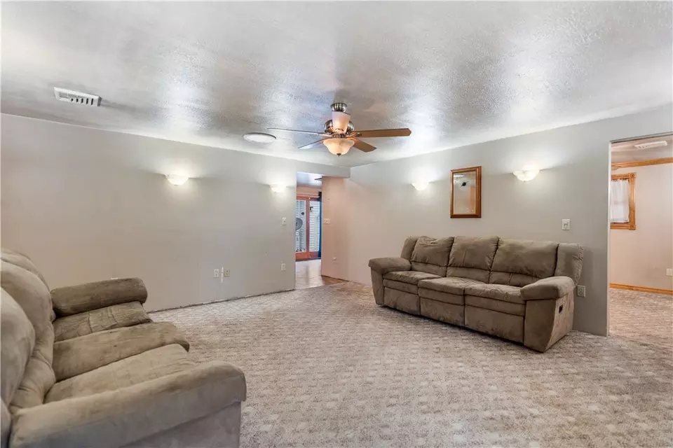  120 Edgewood Cir, Industry, PA 15052 photo 14