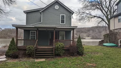 566568 Front St, Fredericktown, PA 15333