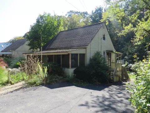 1020 Universal Rd, Pittsburgh, PA 15235