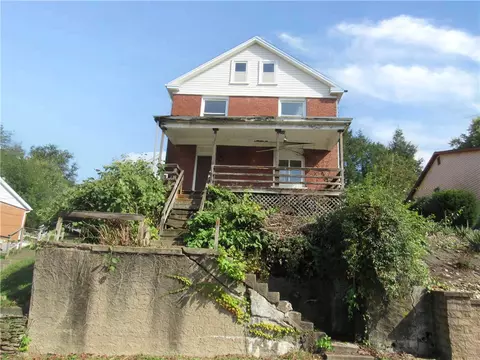 218 Duquesne Ave, Trafford, PA 15085