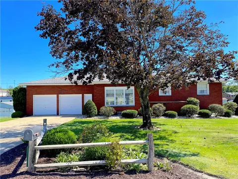 1680 Mount Pleasant Connell Rd, Mount Pleasant, PA 15666