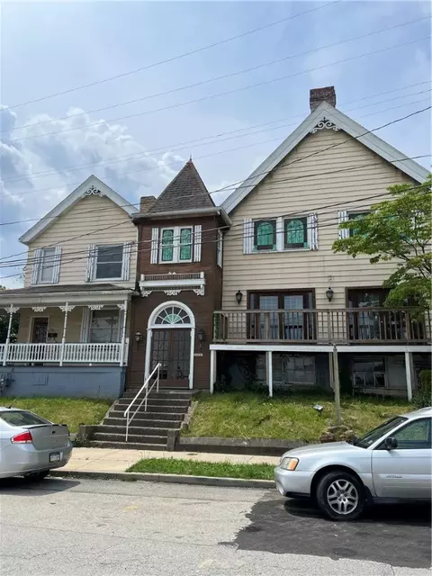 303 Emerson St, Vandergrift, PA 15690