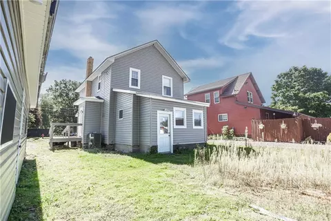 303 W Main St, Big Run, PA 15715