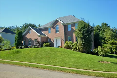 1300 Sara Ct, Moon Twp, PA 15108