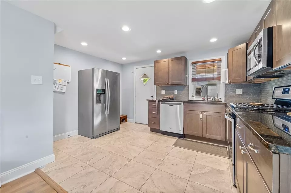  824 Pioneer Dr, Ambridge, PA 15003 photo 13