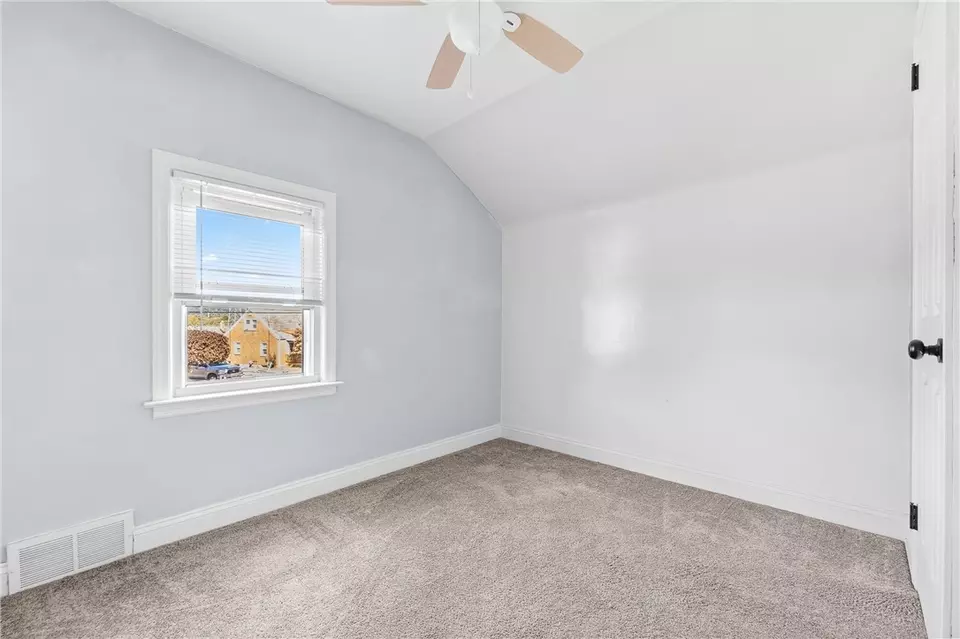  824 Pioneer Dr, Ambridge, PA 15003 photo 18