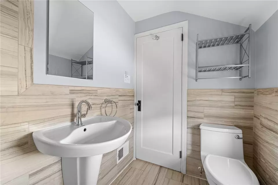  824 Pioneer Dr, Ambridge, PA 15003 photo 19