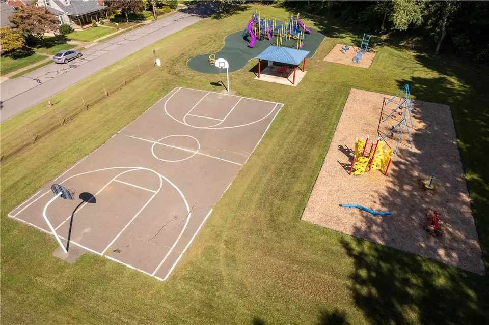  824 Pioneer Dr, Ambridge, PA 15003 photo 24