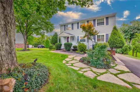 271 Gerrie Dr, Pittsburgh, PA 15241
