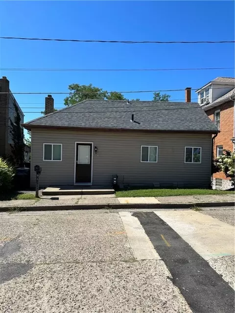937 Walnut St, Ambridge, PA 15003