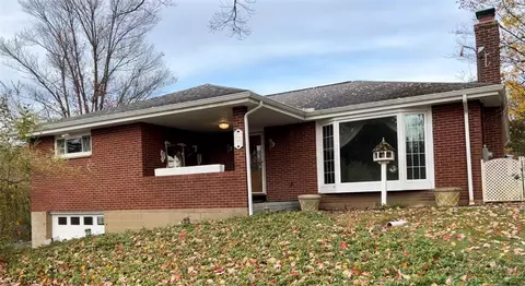 121 Sampson Dr, Apollo, PA 15613
