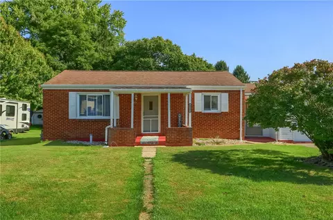 910 9th St, Leechburg, PA 15656