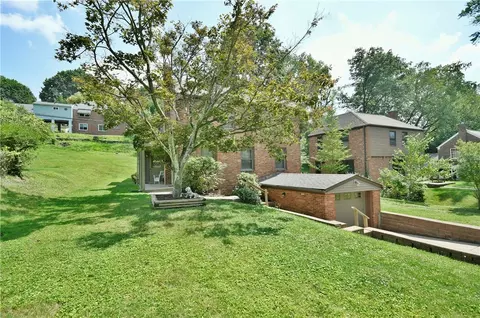 299 Constitution Dr, Pittsburgh, PA 15236