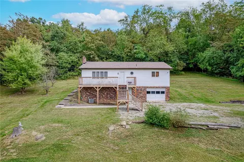 348 Skyline Dr, Smithton, PA 15479