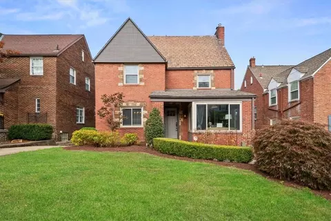 1453 Greystone Dr, Pittsburgh, PA 15206