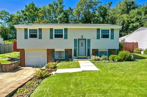 4937 Havana Dr, Pittsburgh, PA 15239