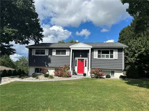 1015 Maple Dr, Kittanning, PA 16201