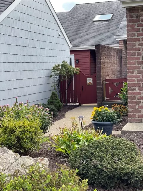 144 Roscommon Pl, Mcmurray, PA 15317