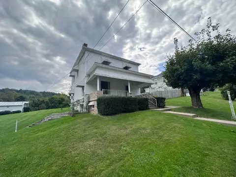 140 Third St, Rogersville, PA 15359