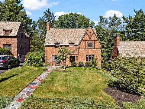 447 Avon Dr, Pittsburgh, PA 15228
