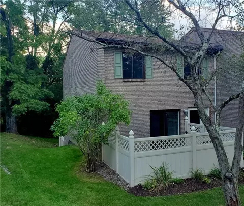 210 Williamsburg Ln #210, Export, PA 15668