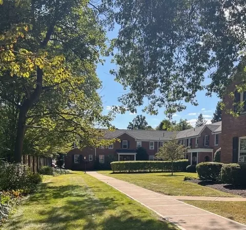 834 Thorn St #20, Sewickley, PA 15143