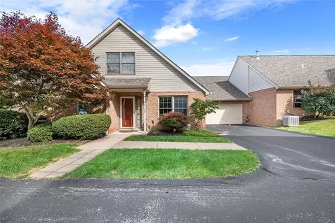 211 Woodcrest Dr, Coraopolis, PA 15108
