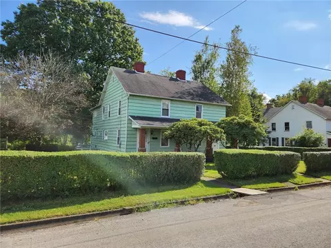 331-333 Back St, Mount Pleasant, PA 15666