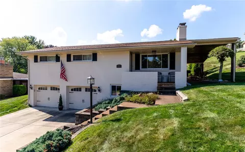 432 Wyndhurst Dr, Moon Township, PA 15108