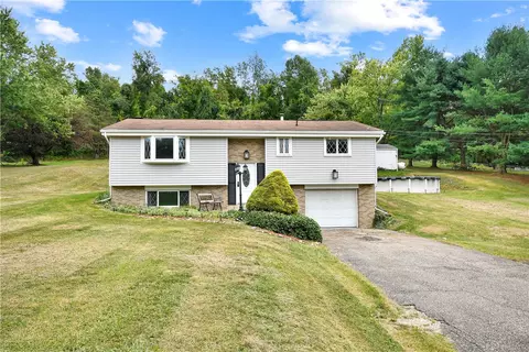 18 Loffert Rd, Mcdonald, PA 15057